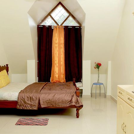 Leelu Homestay Kochi Buitenkant foto