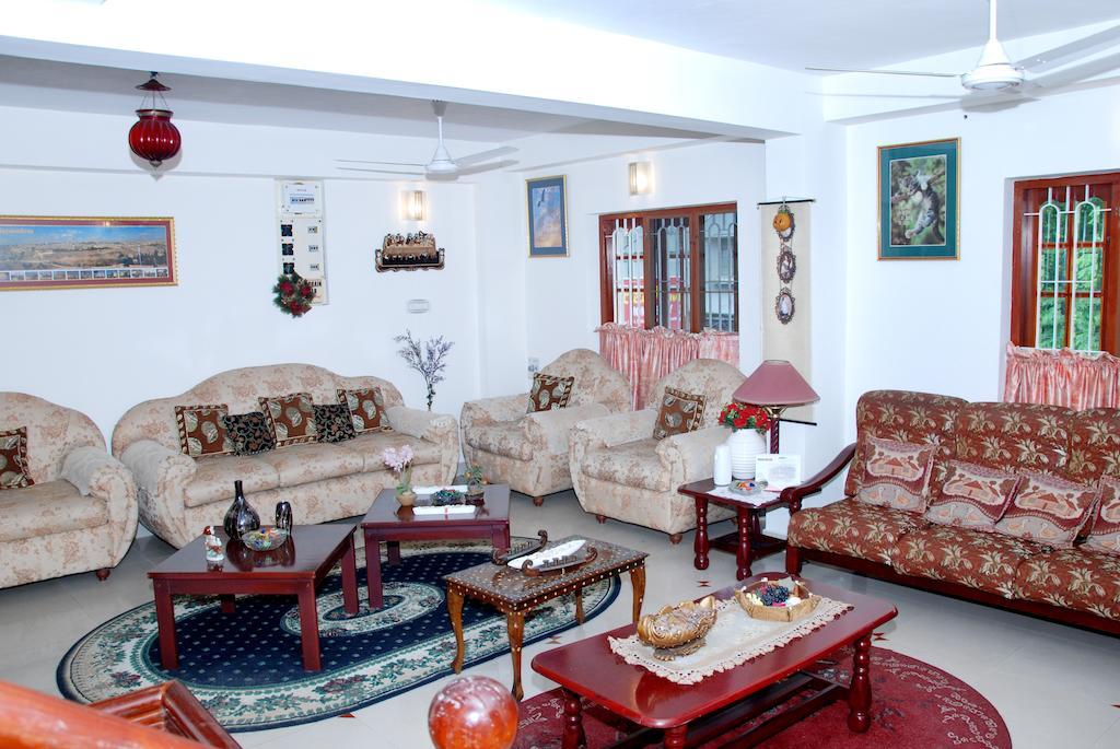 Leelu Homestay Kochi Buitenkant foto