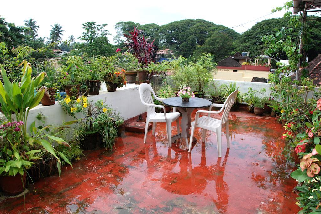 Leelu Homestay Kochi Buitenkant foto